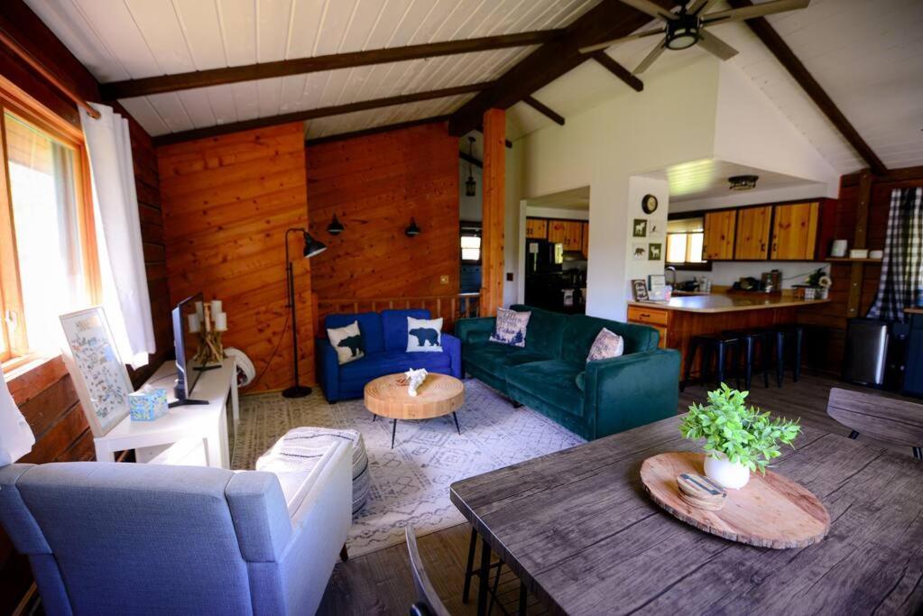 Cozy Cabin With Hottub At Cloverdale Cabins Hinckley Zewnętrze zdjęcie