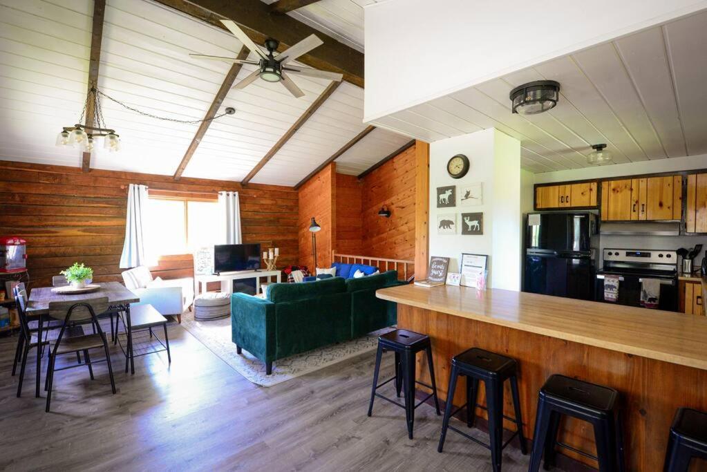 Cozy Cabin With Hottub At Cloverdale Cabins Hinckley Zewnętrze zdjęcie