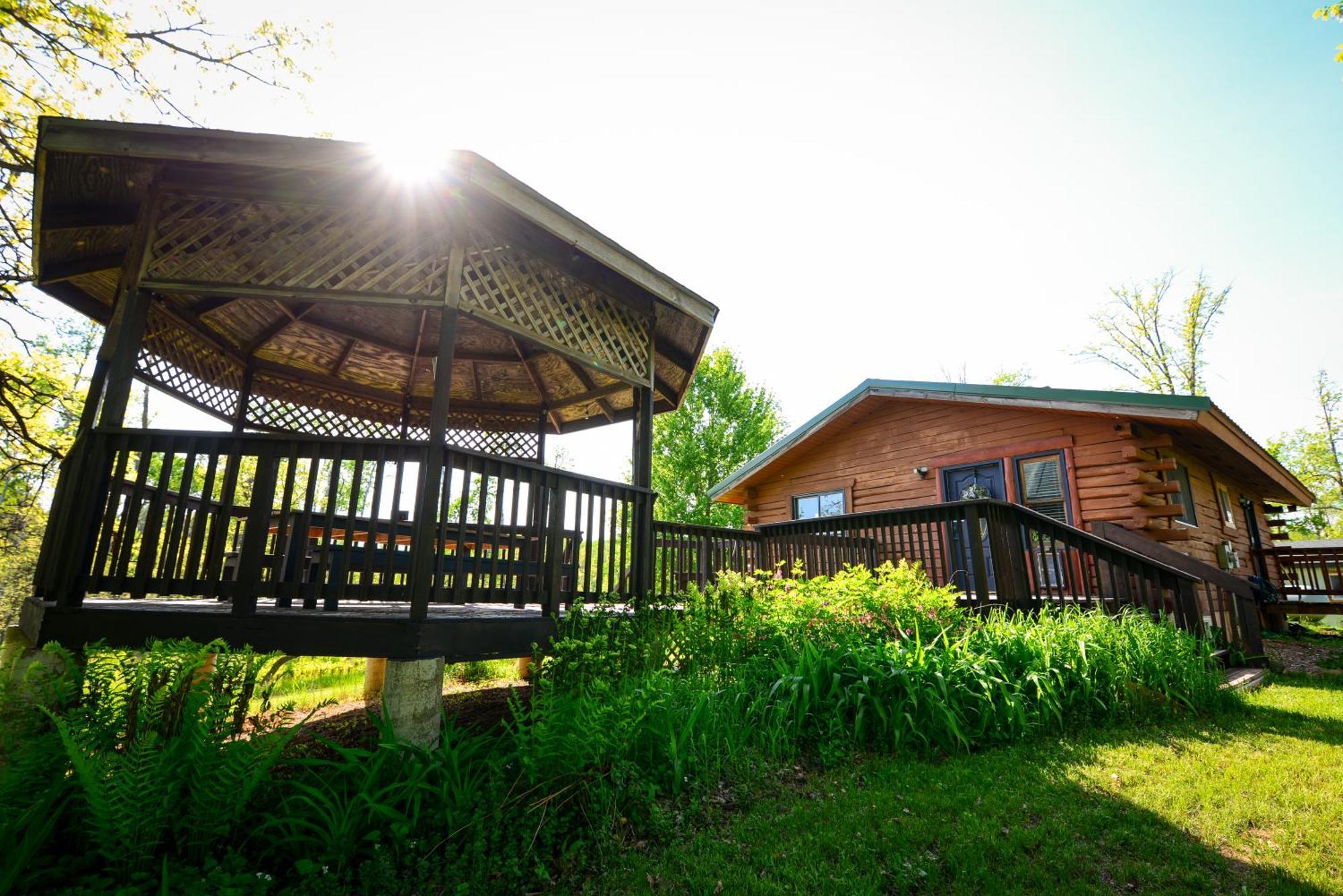 Cozy Cabin With Hottub At Cloverdale Cabins Hinckley Zewnętrze zdjęcie